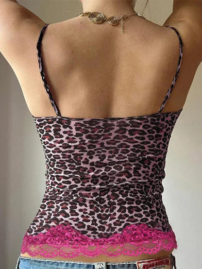 Roze vintage cami-top met kanten stiksels en luipaardprint