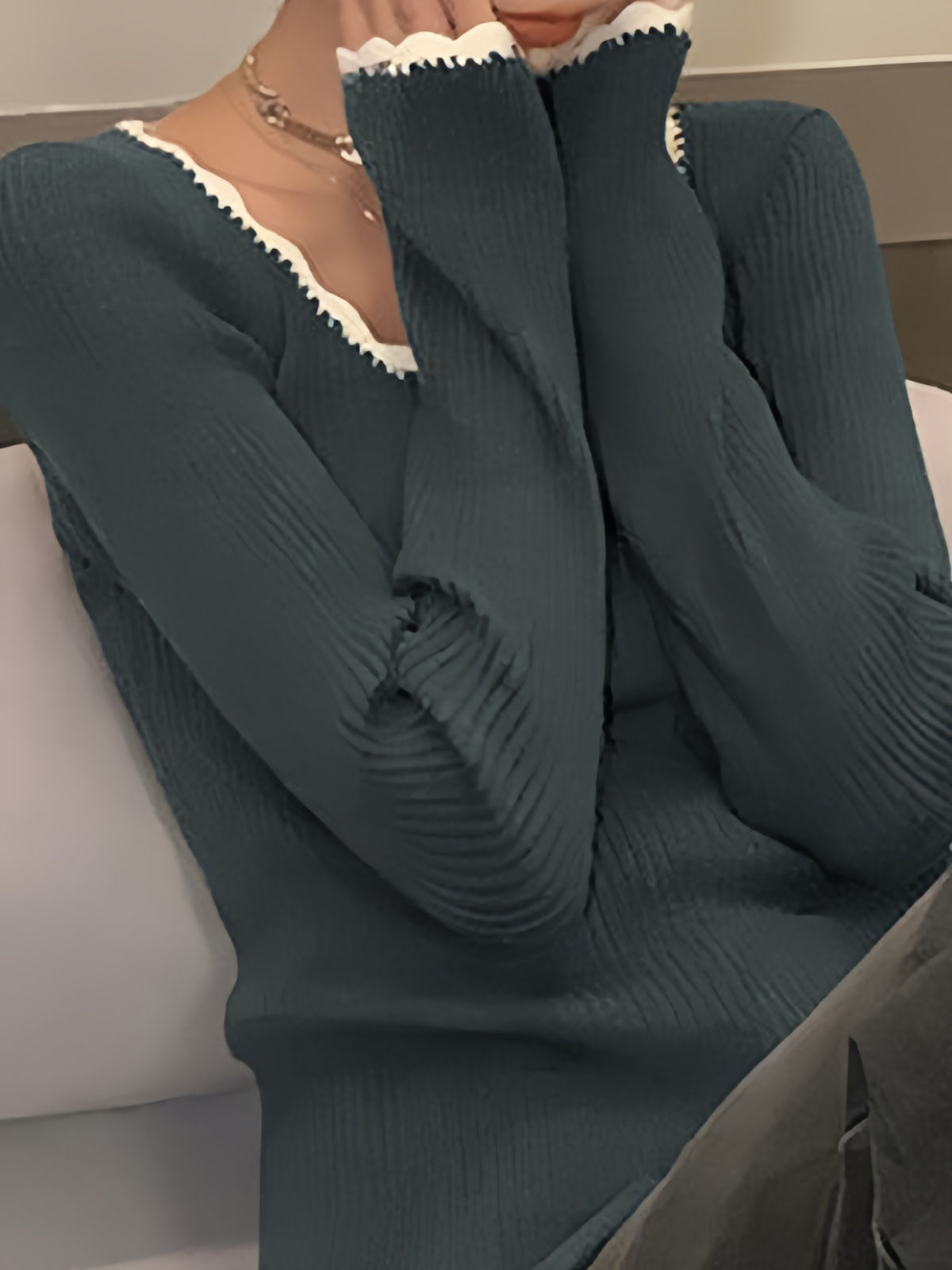 Haut en tricot gris vintage à manches longues avec épissure de garniture