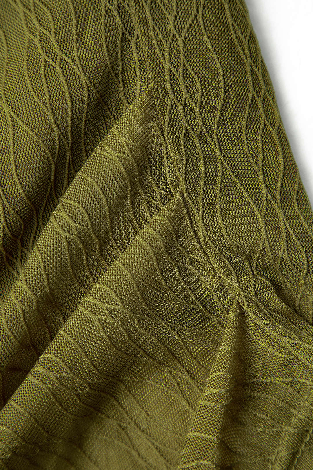 Haut en maille asymétrique vert à épaules dénudées et texture vintage