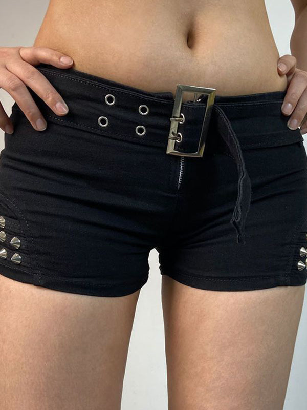 Zwarte punk denim short met lage taille, riem en klinknagel