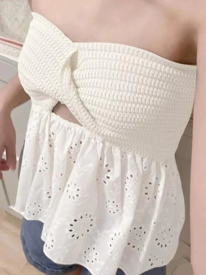 Haut tube brodé en tricot blanc avec nœud vintage sur le devant