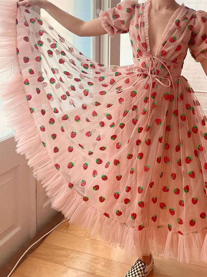 Robe longue plissée en maille fraise rose à paillettes