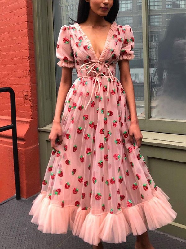 Robe longue plissée en maille fraise rose à paillettes