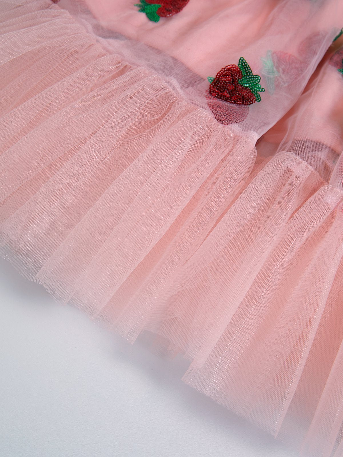 Robe longue plissée en maille fraise rose à paillettes