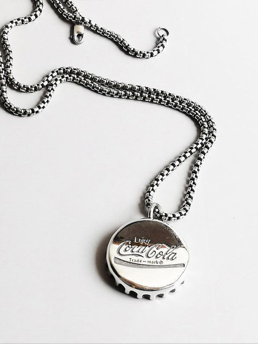 Collier pendentif gravé avec lettre en forme de bouchon de bouteille vintage