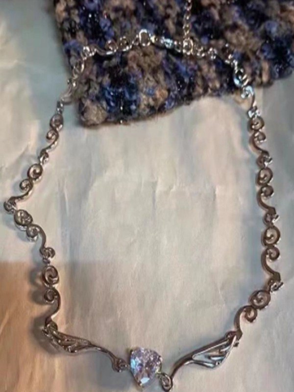 Collier coeur aile d'ange vintage avec strass