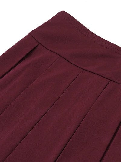 Ensemble haut boutonné à épaules dénudées et mini-jupe bordeaux vintage