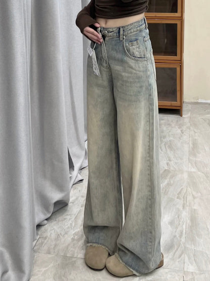 Pantalon boyfriend à bords bruts et effet délavé vintage léger